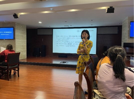 “強(qiáng)化崗位技能，培養(yǎng)業(yè)務(wù)人才” ——湖南發(fā)展養(yǎng)老聯(lián)合湖南中醫(yī)藥大學(xué)護(hù)理學(xué)院組織開(kāi)展養(yǎng)老護(hù)理員專(zhuān)題培訓(xùn)