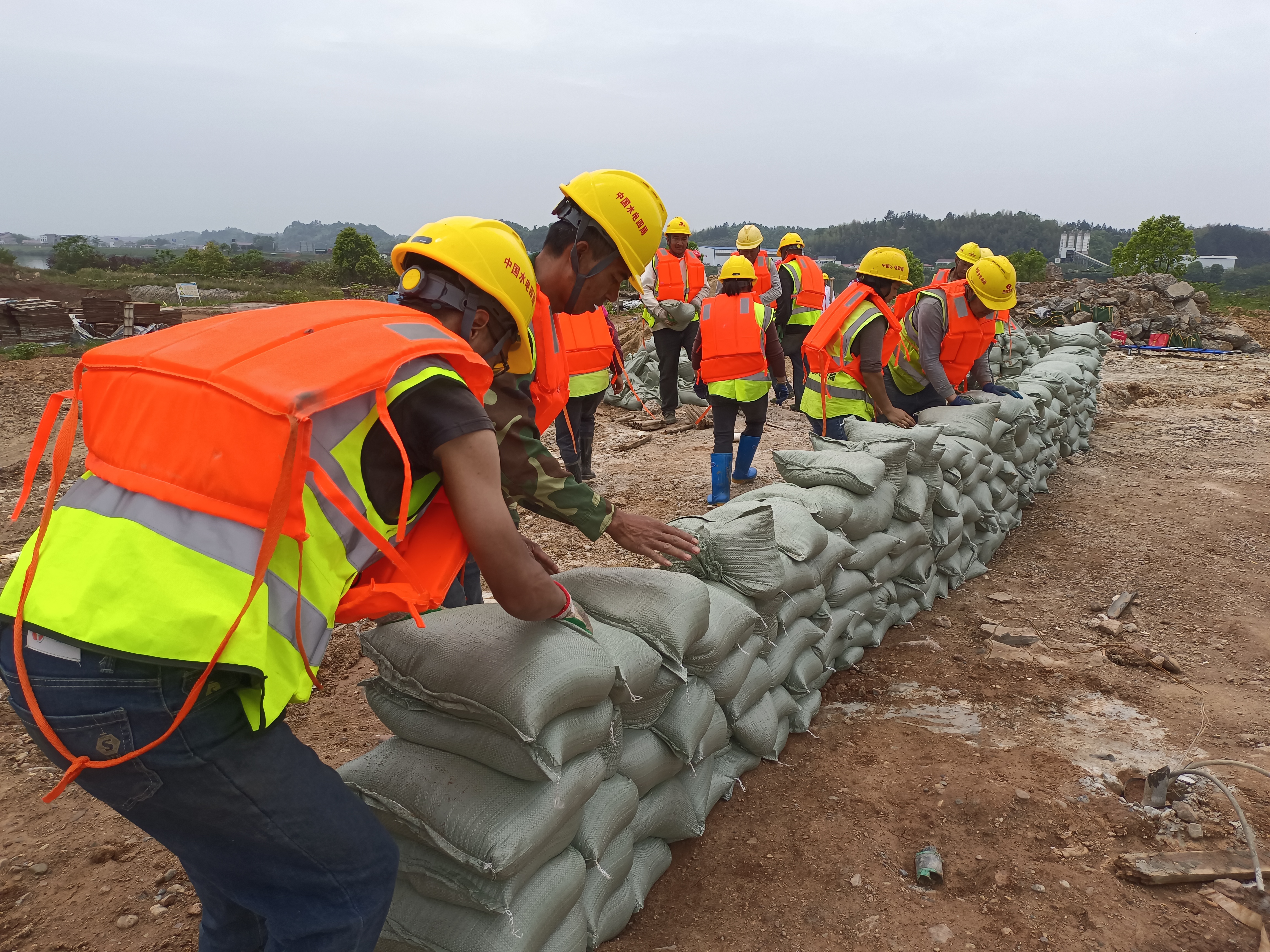 以“演”促防，以“練”備戰！株洲航電 擴機項目開展防汛搶險救災應急演練